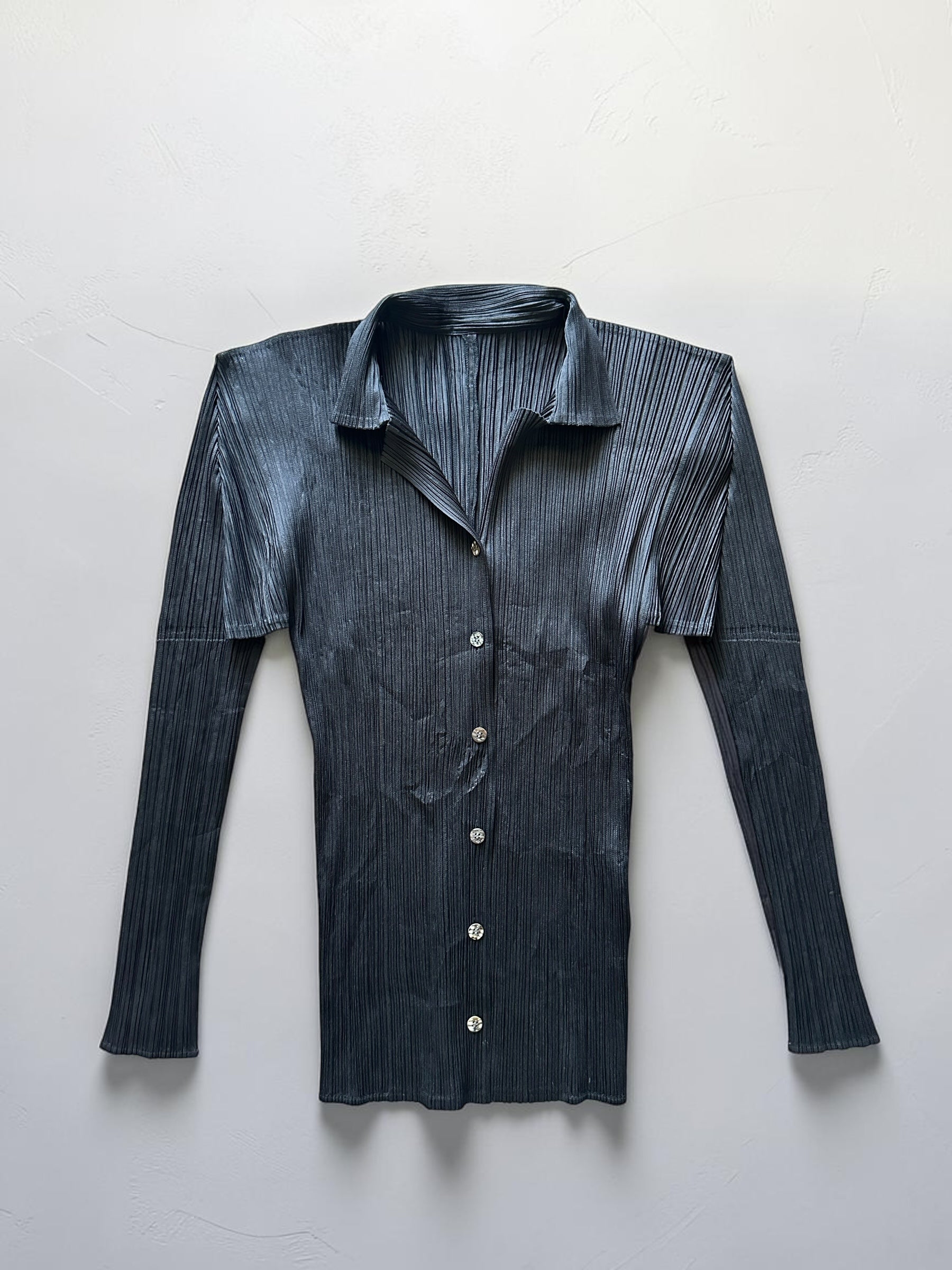 PLEATS PLEASE 00AW Black long-sleeve open-collar blouse
